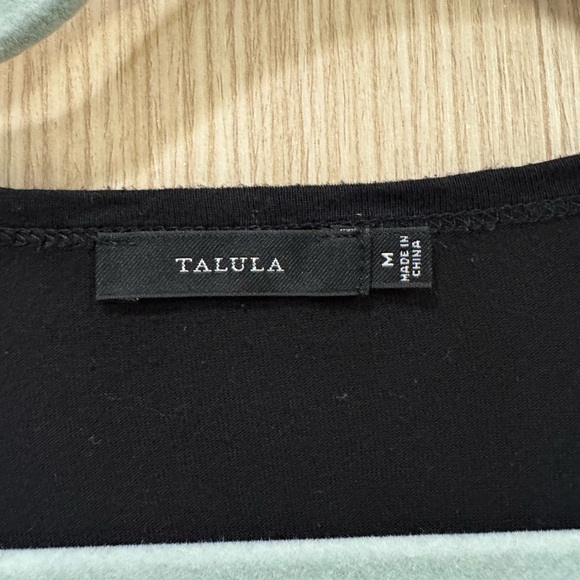 Aritzia Black Flowy Relaxed-Fit T-Shirt Size medium - Picture 2 of 2